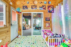 Family Friendly: Streamside Retreat in The Hideout