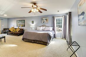 Walk to Lake & Boat Ramp: Central Gem in Annapolis