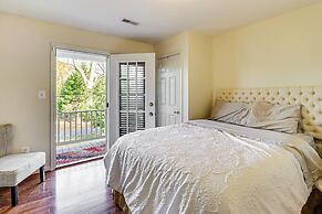 Walk to Lake & Boat Ramp: Central Gem in Annapolis