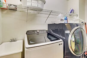 Walk to Lake & Boat Ramp: Central Gem in Annapolis