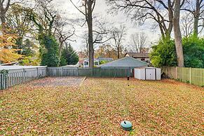 Walk to Lake & Boat Ramp: Central Gem in Annapolis