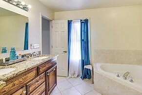 Walk to Lake & Boat Ramp: Central Gem in Annapolis