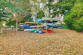 Walk to Lake & Boat Ramp: Central Gem in Annapolis