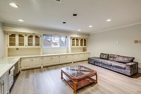 9 Mi to National Mall: Spacious Bethesda Retreat!