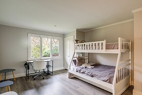 9 Mi to National Mall: Spacious Bethesda Retreat!