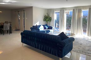 9 Mi to National Mall: Spacious Bethesda Retreat!