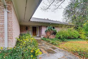 9 Mi to National Mall: Spacious Bethesda Retreat!