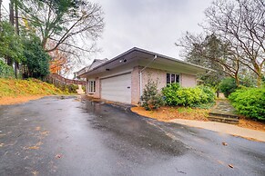 9 Mi to National Mall: Spacious Bethesda Retreat!