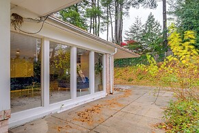 9 Mi to National Mall: Spacious Bethesda Retreat!