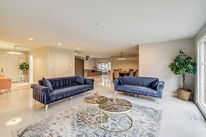 9 Mi to National Mall: Spacious Bethesda Retreat!