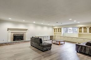 9 Mi to National Mall: Spacious Bethesda Retreat!