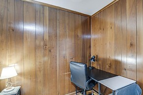 9 Mi to National Mall: Spacious Bethesda Retreat!