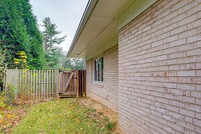 9 Mi to National Mall: Spacious Bethesda Retreat!