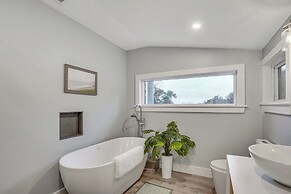 Airstream & Ocean View: Unique Gloucester Getaway