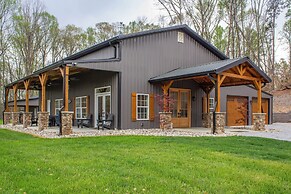 Family-friendly Barndominium Near Greenville!