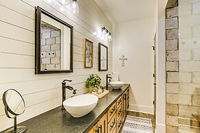 Family-friendly Barndominium Near Greenville!