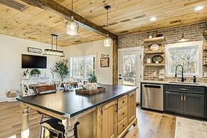 Family-friendly Barndominium Near Greenville!