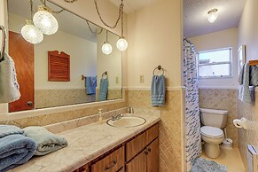 Boathouse w/ Screened Porch: Riverfront Escape!