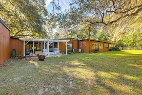 Boathouse w/ Screened Porch: Riverfront Escape!