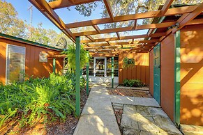 Boathouse w/ Screened Porch: Riverfront Escape!