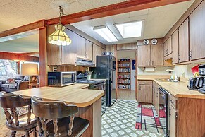 Boathouse w/ Screened Porch: Riverfront Escape!