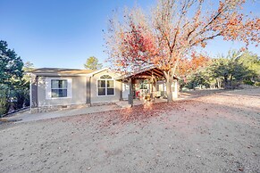 Mountain-view Home w/ Deck in Pine