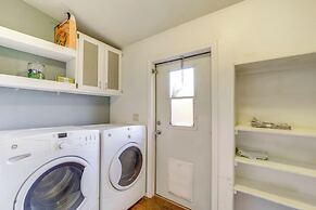 Mountain-view Home w/ Deck in Pine