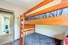 Mountain-view Home w/ Deck in Pine