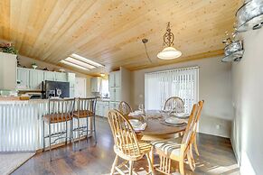 Mountain-view Home w/ Deck in Pine