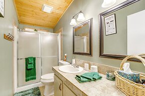 Mountain-view Home w/ Deck in Pine