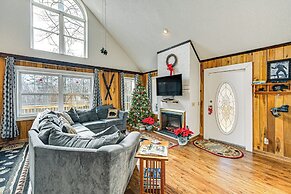 5 Mi to Blue Ridge Parkway: Mountain Cabin in Cana