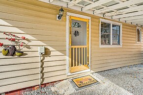 5 Mi to Blue Ridge Parkway: Mountain Cabin in Cana