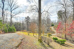 5 Mi to Blue Ridge Parkway: Mountain Cabin in Cana