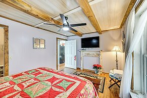 5 Mi to Blue Ridge Parkway: Mountain Cabin in Cana