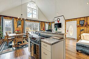 5 Mi to Blue Ridge Parkway: Mountain Cabin in Cana