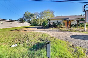 Riverfront Fishing: Home in Columbus w/ Grill