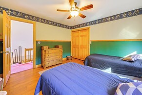 Hot Tub, Fire Pit & Grill: Remote Springfield Home