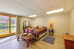 Hot Tub, Fire Pit & Grill: Remote Springfield Home