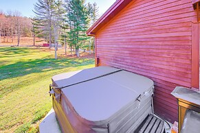 Hot Tub, Fire Pit & Grill: Remote Springfield Home
