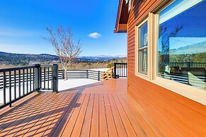 Hot Tub, Fire Pit & Grill: Remote Springfield Home