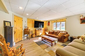 Hot Tub, Fire Pit & Grill: Remote Springfield Home