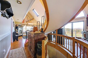 Hot Tub, Fire Pit & Grill: Remote Springfield Home