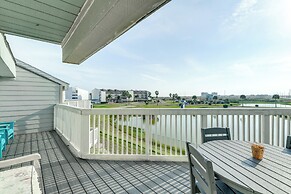 Balcony, Pool & Beach Access: Port Aransas Condo!