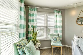 Balcony, Pool & Beach Access: Port Aransas Condo!