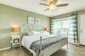 Balcony, Pool & Beach Access: Port Aransas Condo!