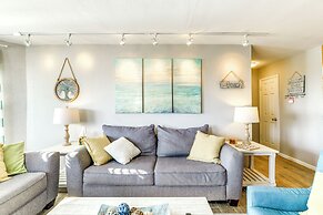 Balcony, Pool & Beach Access: Port Aransas Condo!