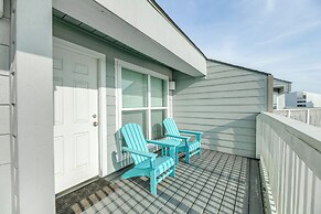 Balcony, Pool & Beach Access: Port Aransas Condo!