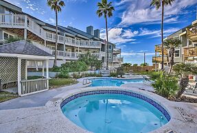 Balcony, Pool & Beach Access: Port Aransas Condo!