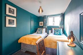 Host Stay Candyfloss Cottage