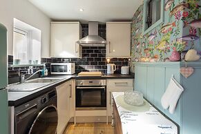 Host Stay Candyfloss Cottage